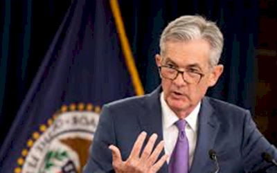 Inflasi dan Suku Bunga Terjaga, Emas Melemah Lagi