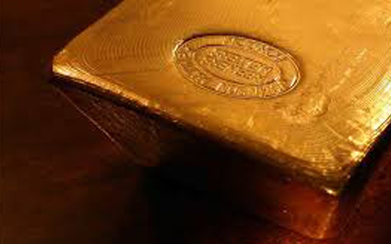 Harga Emas Terkoreksi Setelah Sempat Menembus $2.000 per oz