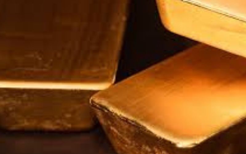 Emas Terkoreksi Setelah Sempat Menguat Minggu Lalu