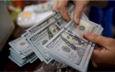 Dollar Amerika Melemah, Emas Kembali Menguat