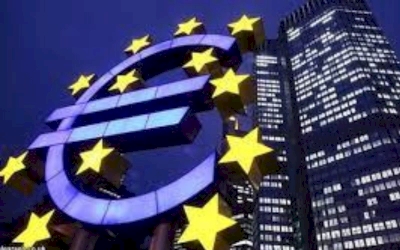 Suku Bunga Amerika dan Eropa Menguat, Harga Emas Melemah