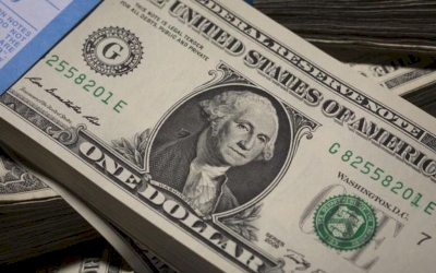 US Dollar Koreksi, Emas Bergerak Menguat