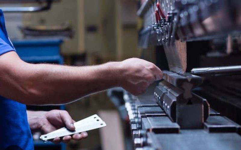 Emas Berada di Atas $2.000 per oz