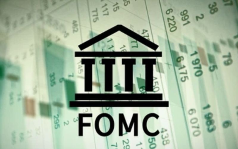 Menjelang FOMC, Emas Melemah Tipis