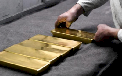 Ekonomi Amerika Bertumbuh, Emas Menguat tipis