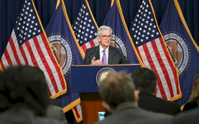 Emas Melemah Tipis Menjelang FOMC Meeting