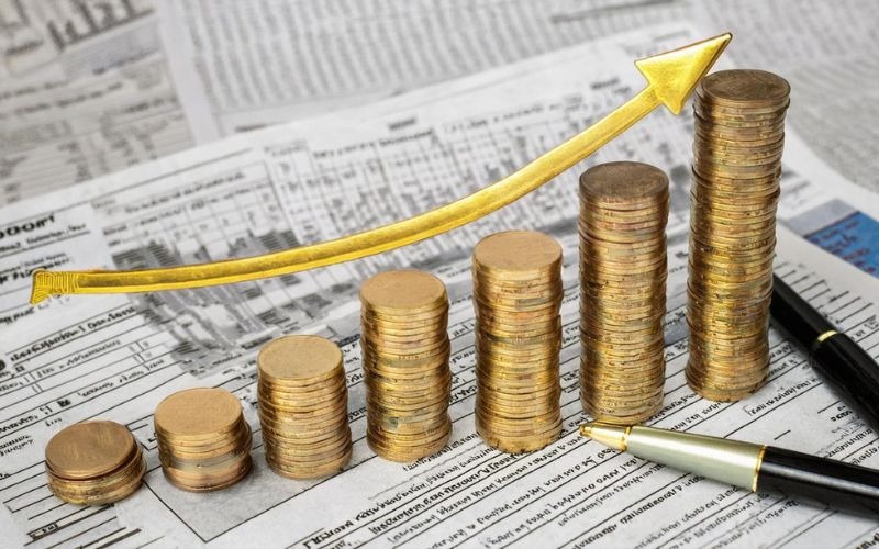 Tarif Baru Trump Guncang Pasar: Dolar Melemah, Emas Menguat!