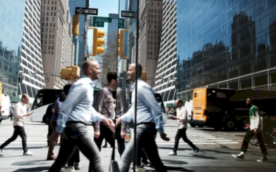 Kondisi Bisnis di Amerika Memburuk, Emas Menguat Tipis