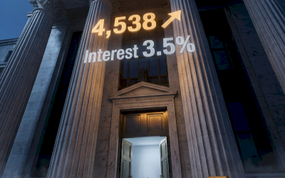 Harga Emas Rebound dari Titik Terendah, Powell Isyaratkan Sabar Soal Suku Bunga